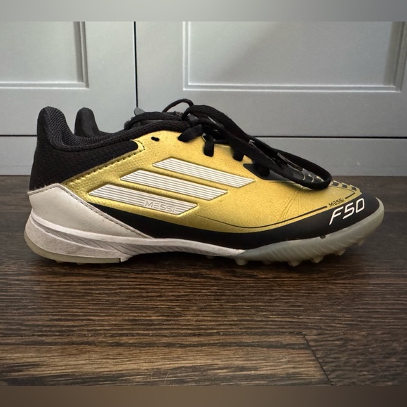 F50 CLUB MESSI INDOOR SOCCER
SHOES - KIDS - Picture 1 of 4
